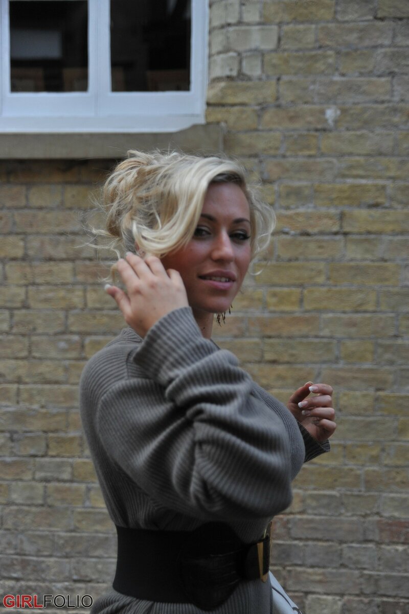 Александра, 24 года, 5 размер груди